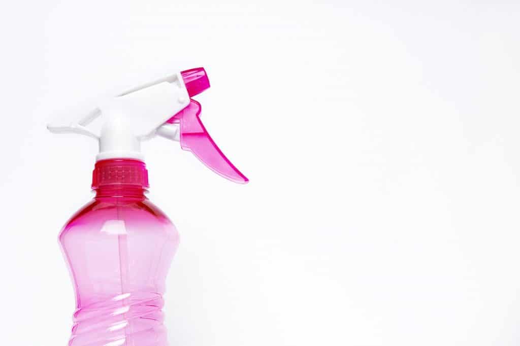 środki czystości z produktów dostępnych w domu to nie zawsze najlepsze rozwiązanie